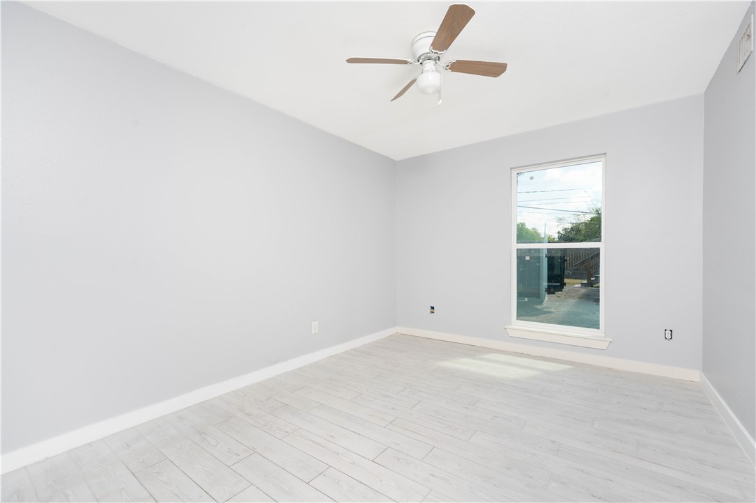 401 Ohio Ave Property Photo 18