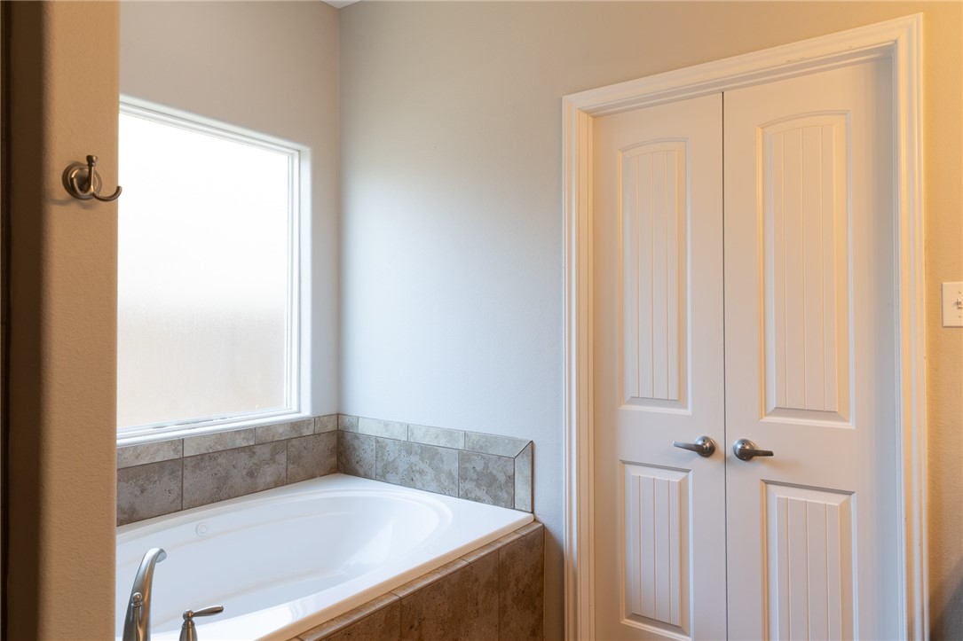 1121 Axis Property Photo 8