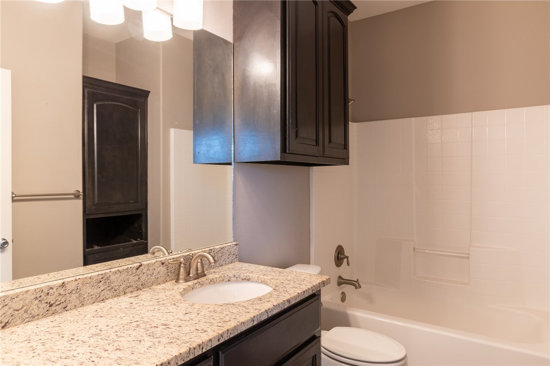 1121 Axis Property Photo 11