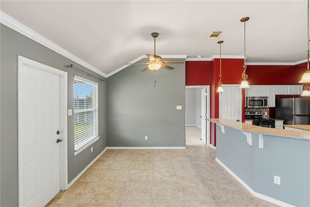 5925 Bishops Mill Dr Property Photo 5