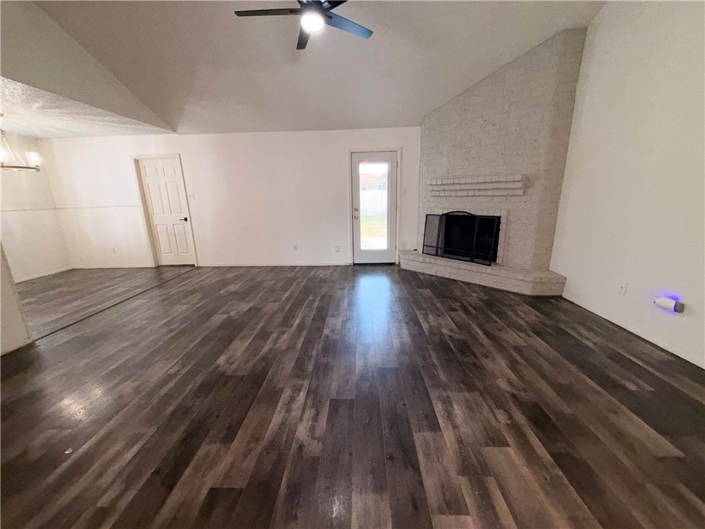 2310 Vialoux Dr Property Photo 3