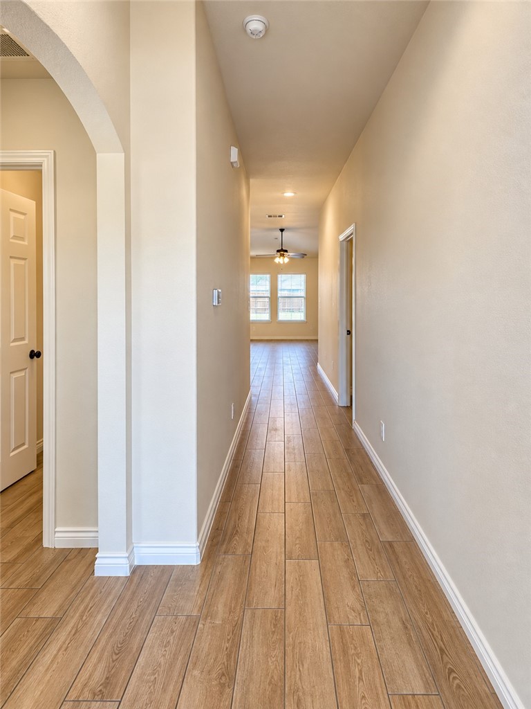 9542 English Oak Dr Property Photo 2