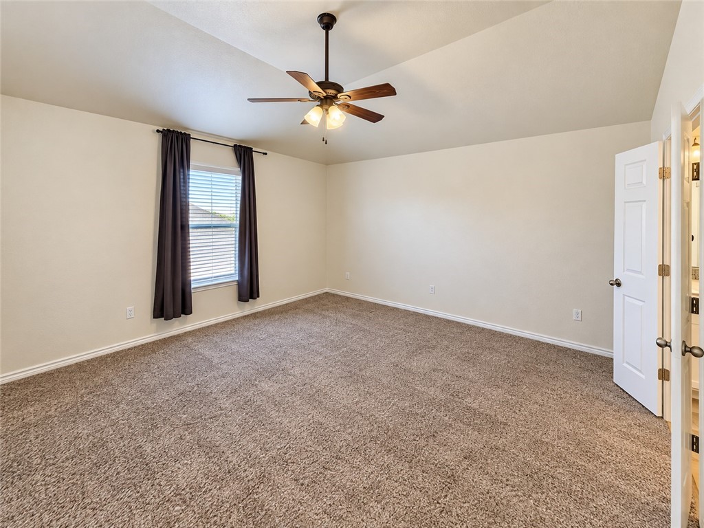 9542 English Oak Dr Property Photo 9