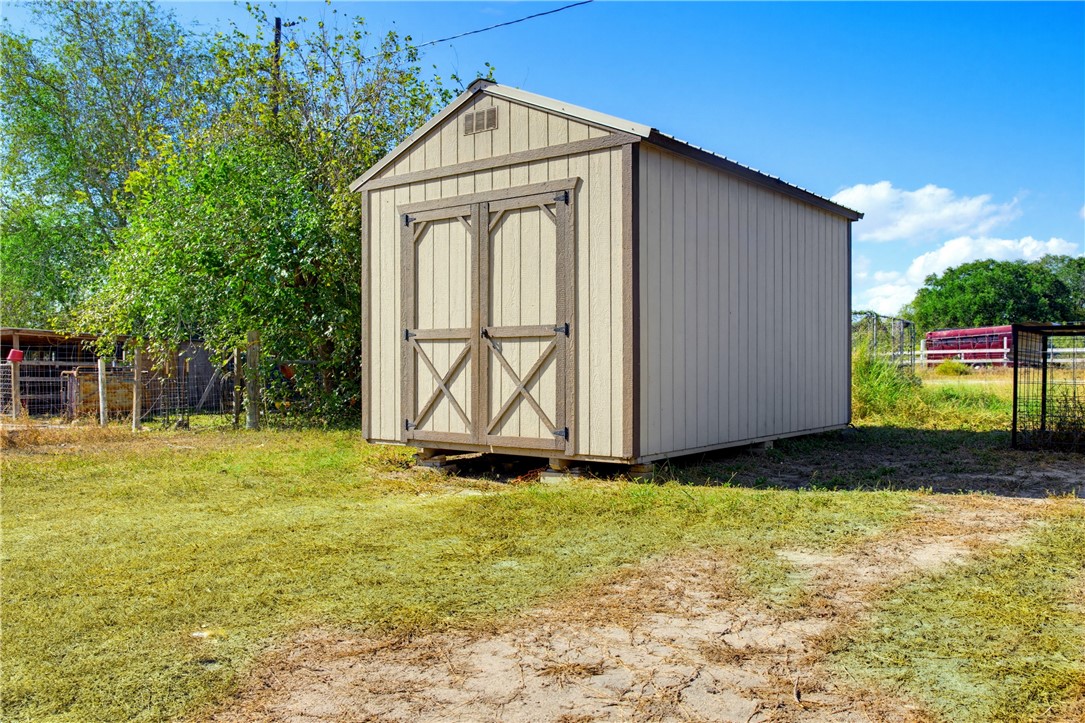 235 N County Road 1050 Property Photo 14