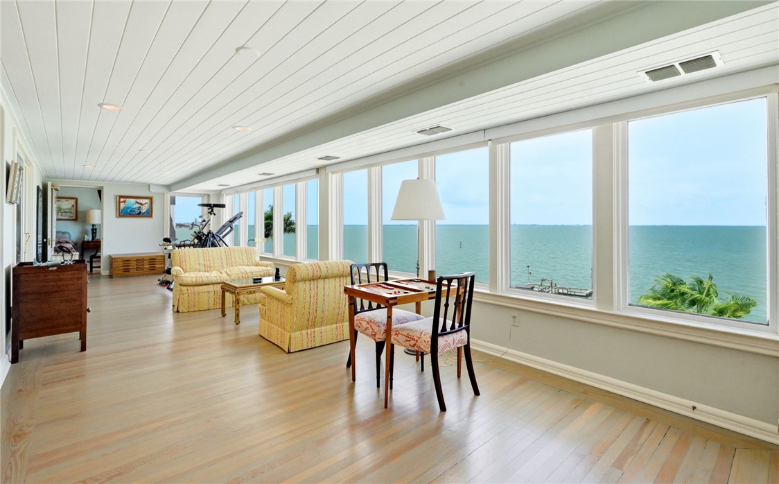 4002 Ocean Dr Property Photo 24