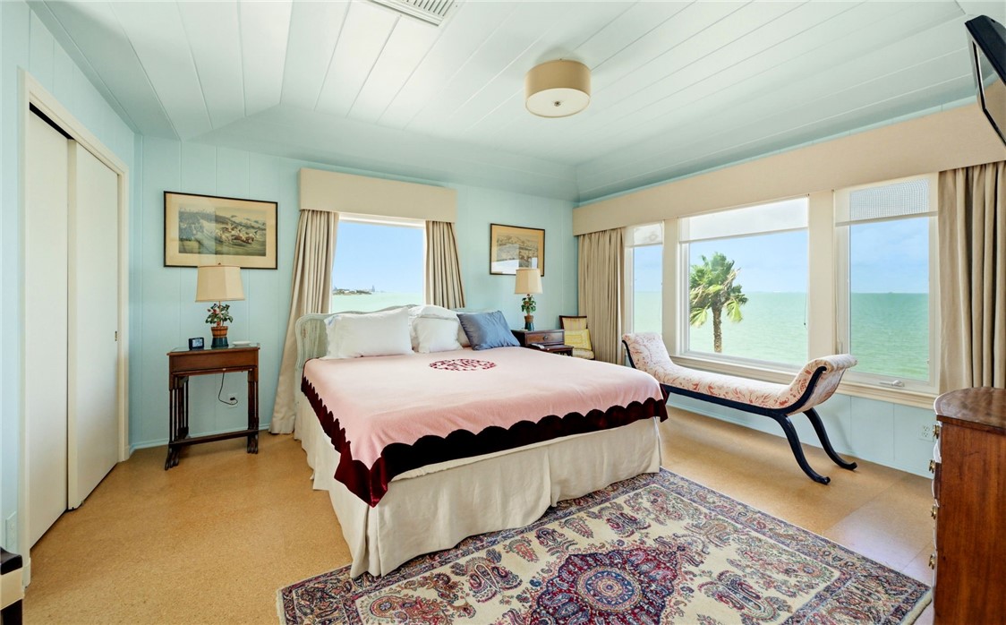 4002 Ocean Dr Property Photo 33