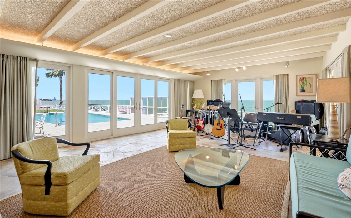 4002 Ocean Dr Property Photo 34