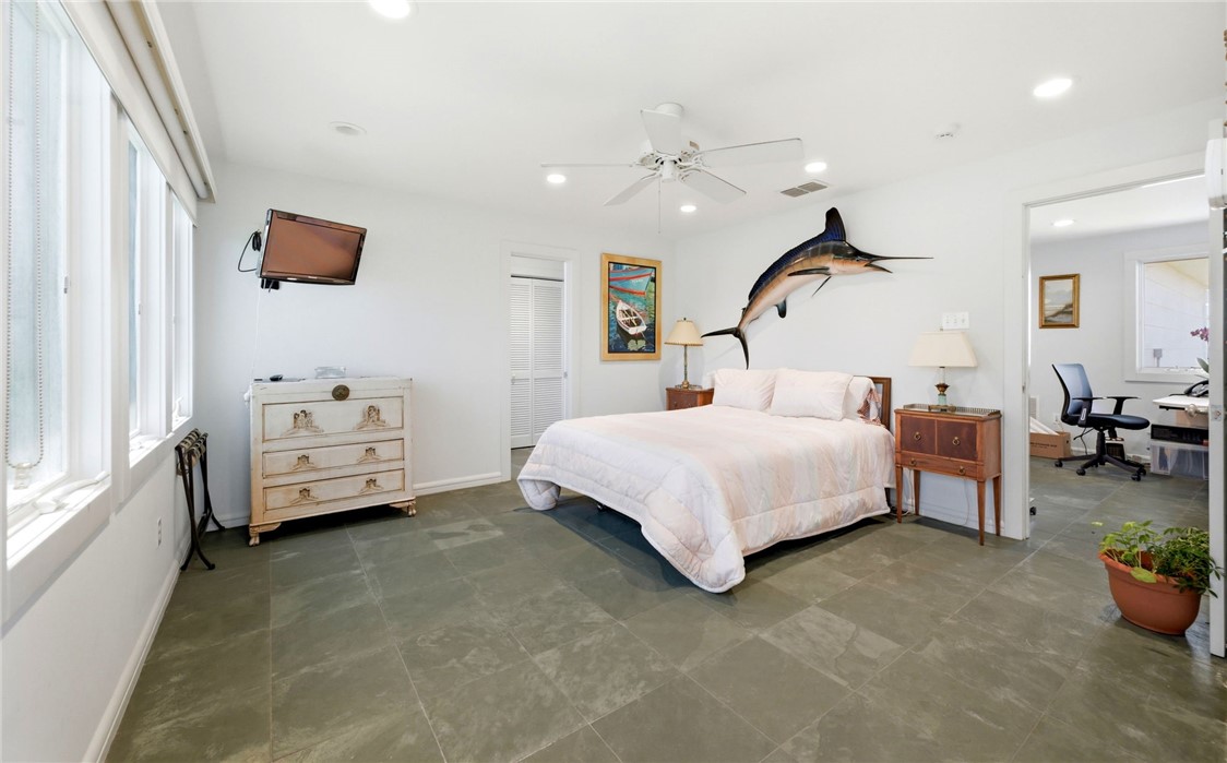 4002 Ocean Dr Property Photo 37