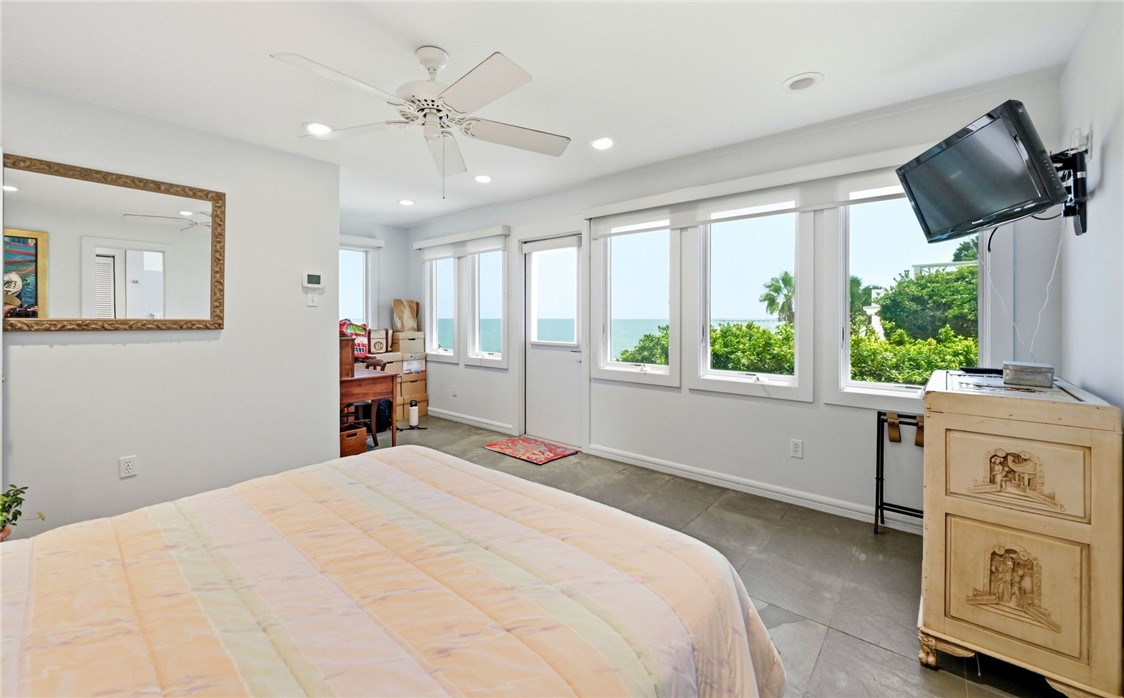 4002 Ocean Dr Property Photo 38