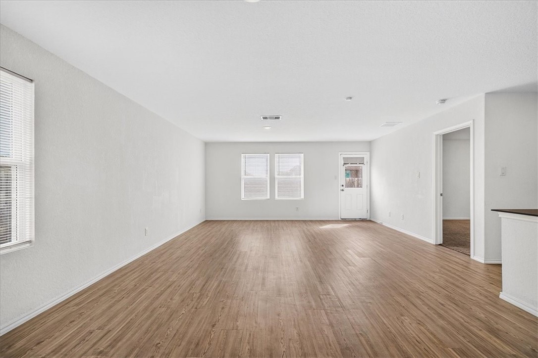 2722 Winterfell St Property Photo 2