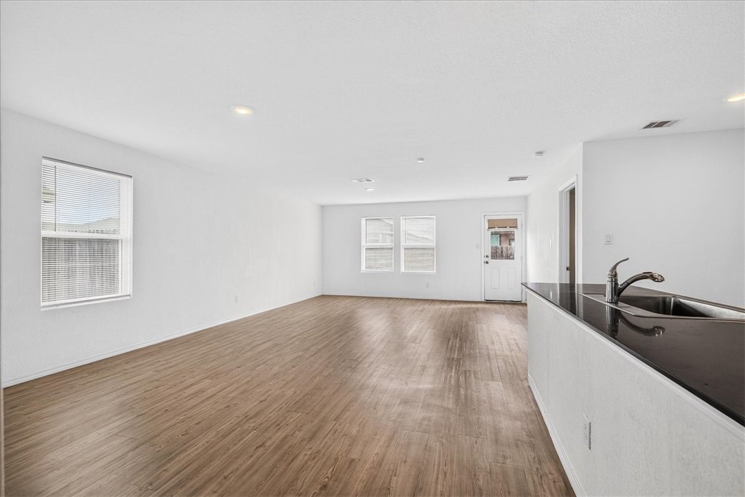 2722 Winterfell St Property Photo 11