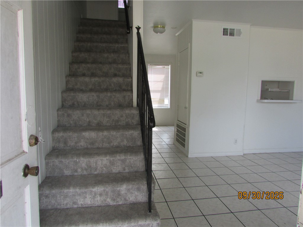483194 Property Photo 3