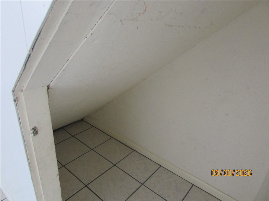 483194 Property Photo 10