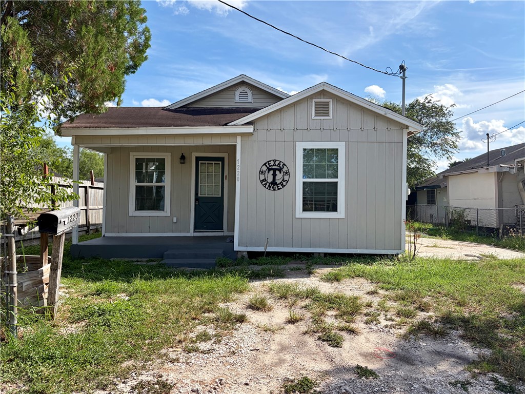 1220 Kansas St Property Photo 1
