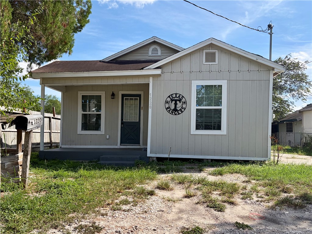 1220 Kansas St Property Photo 2