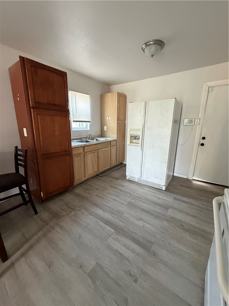 1220 Kansas St Property Photo 5
