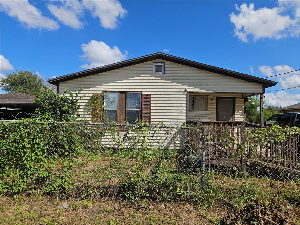 475 Cenizo St Property Photo 1