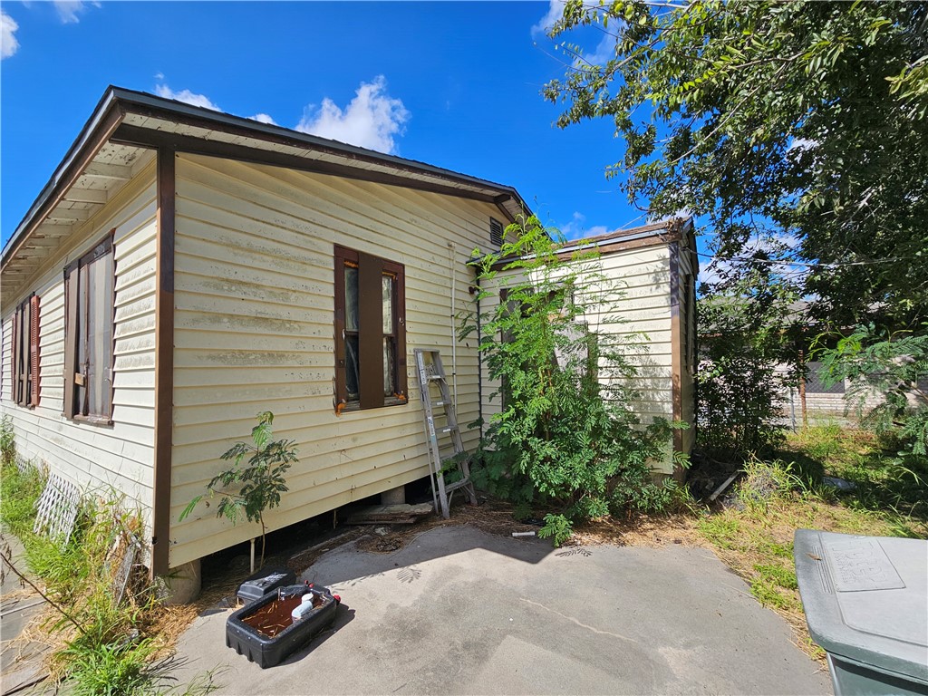 475 Cenizo St Property Photo 18