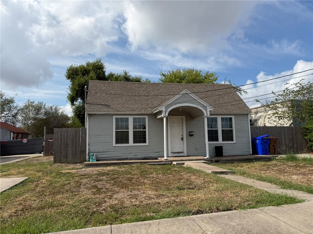 107 Blevins St Property Photo 2