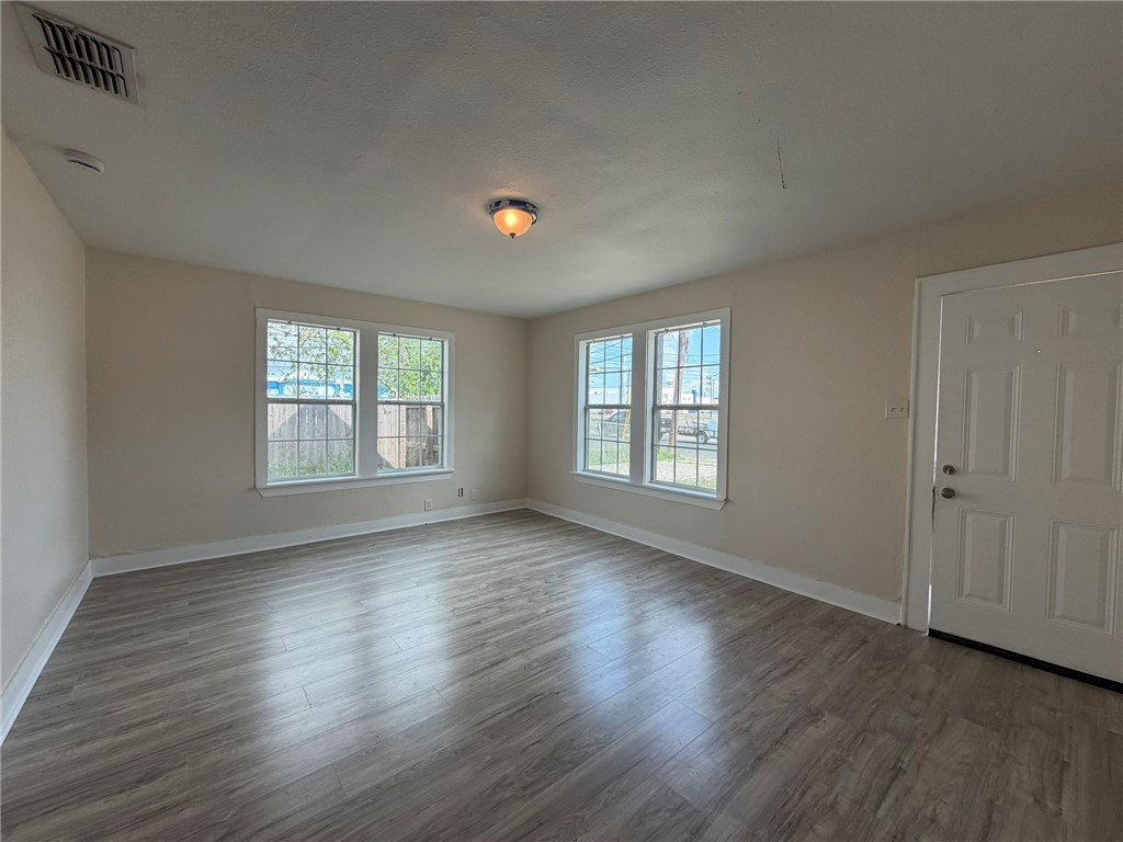 107 Blevins St Property Photo 3