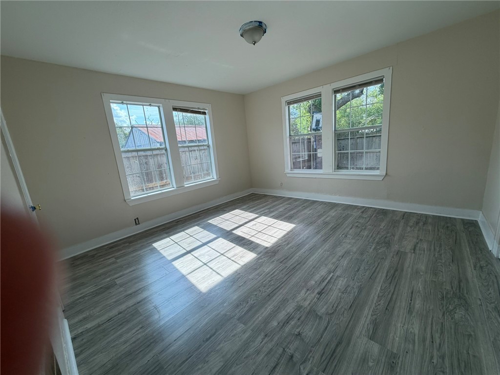 107 Blevins St Property Photo 5