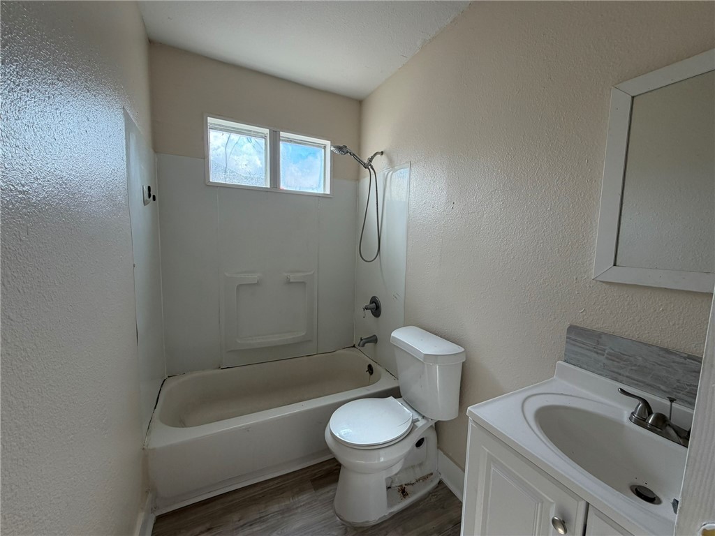 107 Blevins St Property Photo 6