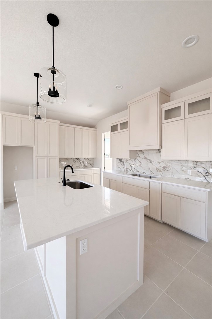 1437 Chloe Cay St. Property Photo 12
