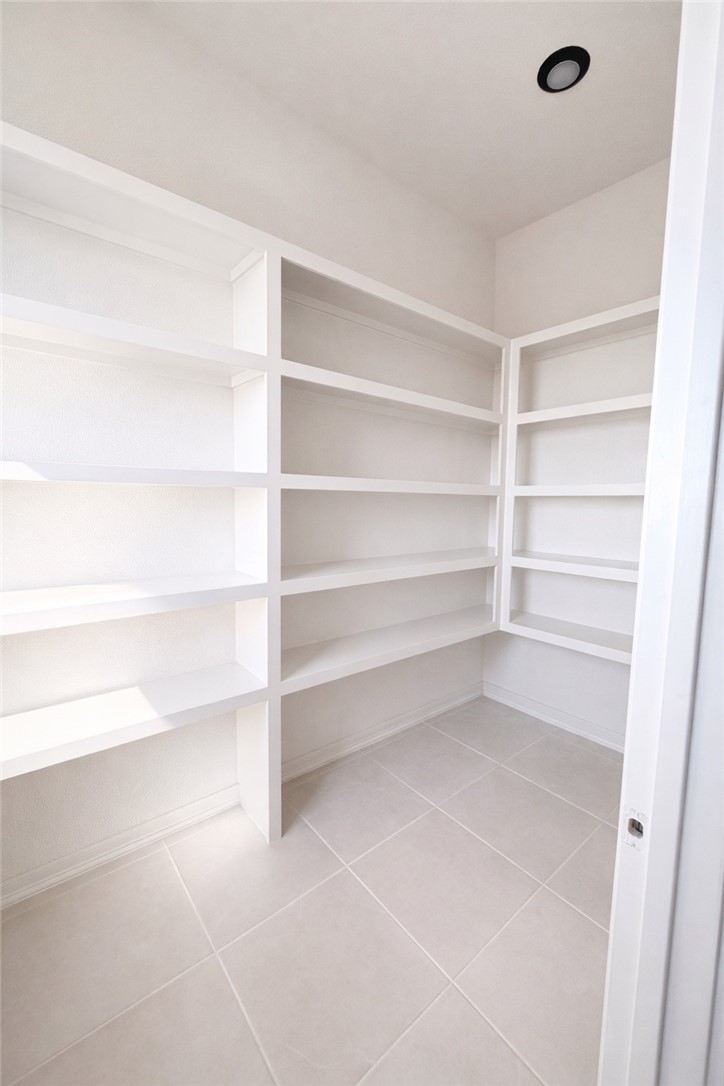 1437 Chloe Cay St. Property Photo 13