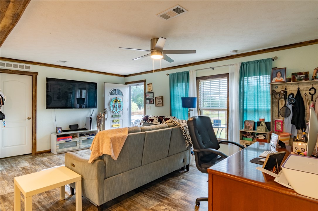 245 County Road 1341 Property Photo 4