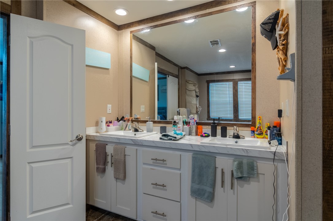 245 County Road 1341 Property Photo 17