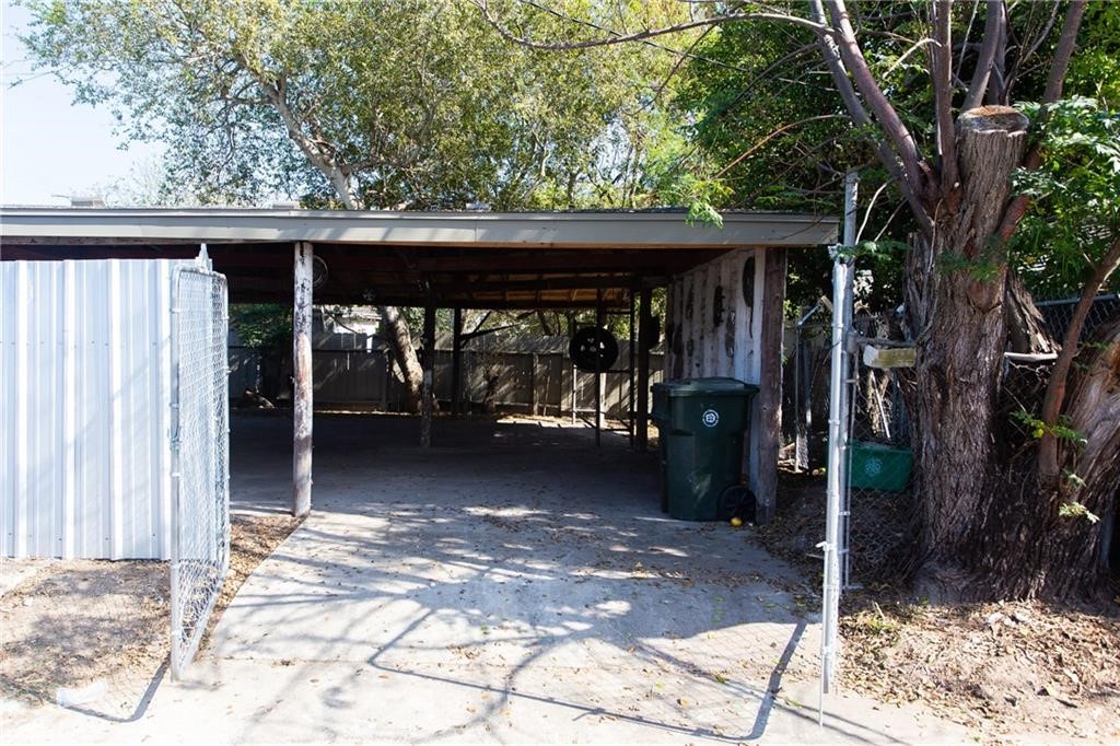 3013 Agnes St Property Photo 7