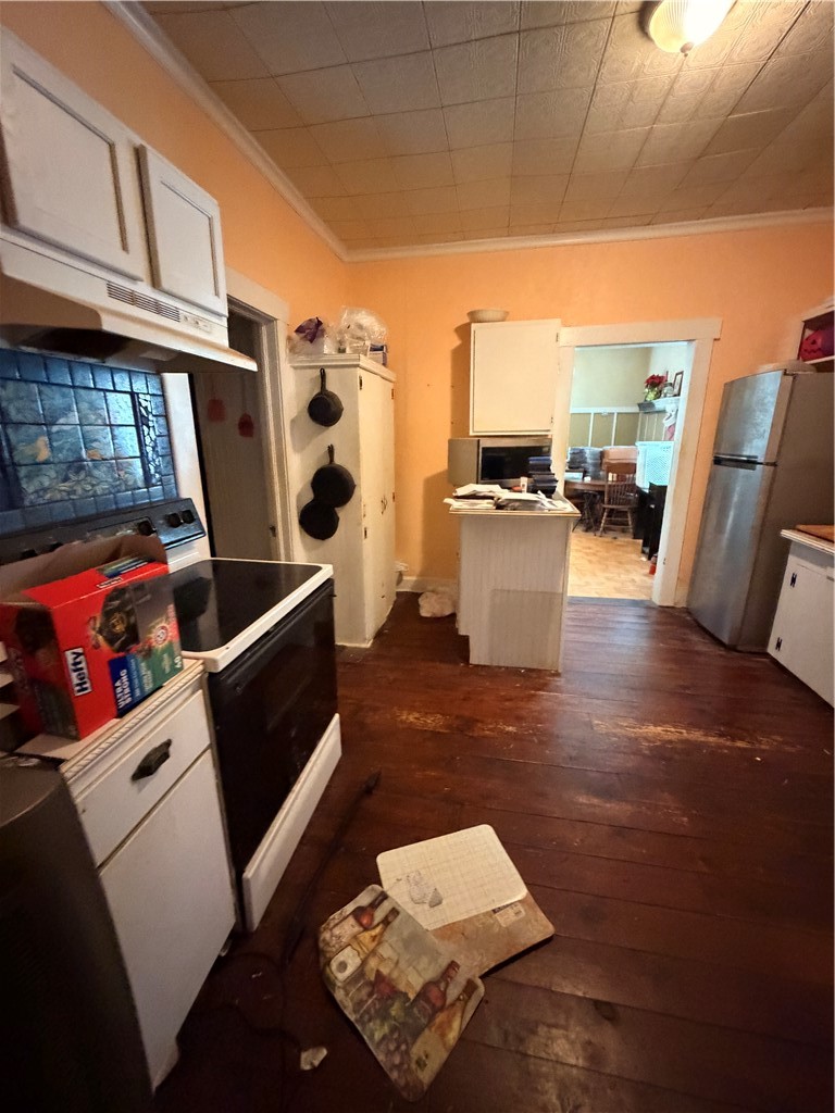 1027 S Houston St Property Photo 7