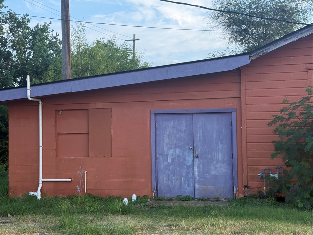 822 Market Commercial St Property Photo 1