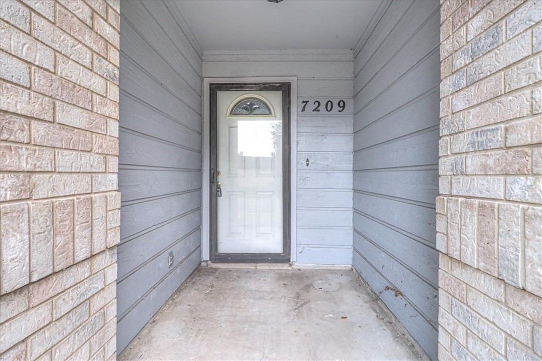 7209 Windy Ridge Dr Property Photo 2