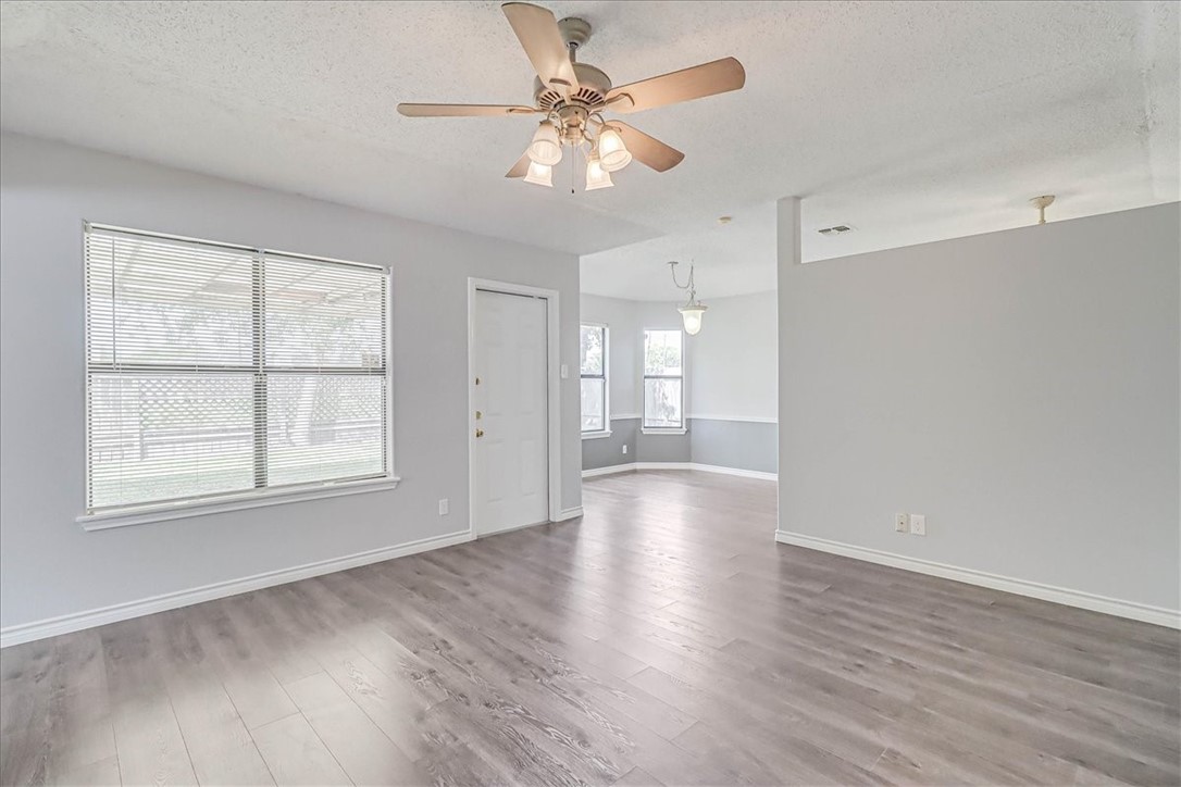 7209 Windy Ridge Dr Property Photo 4