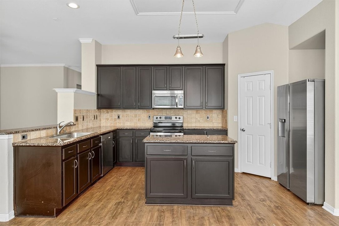 7506 Exeter Property Photo 13