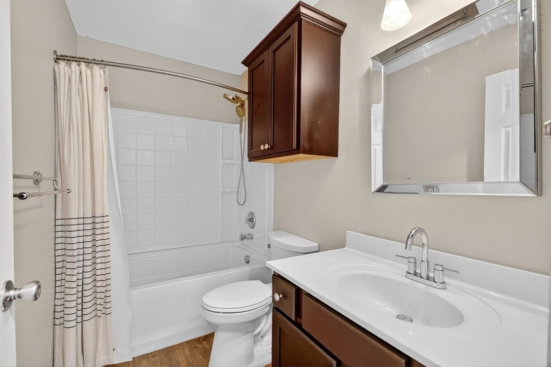 7506 Exeter Property Photo 32