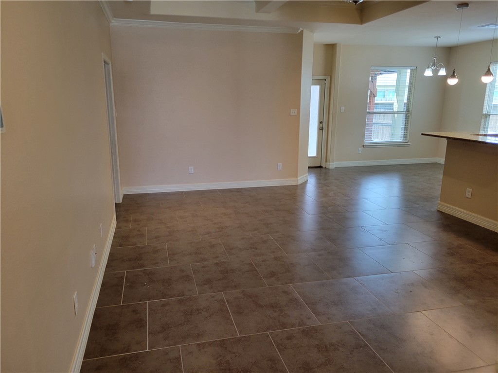 2213 Diamond Dr Property Photo 4