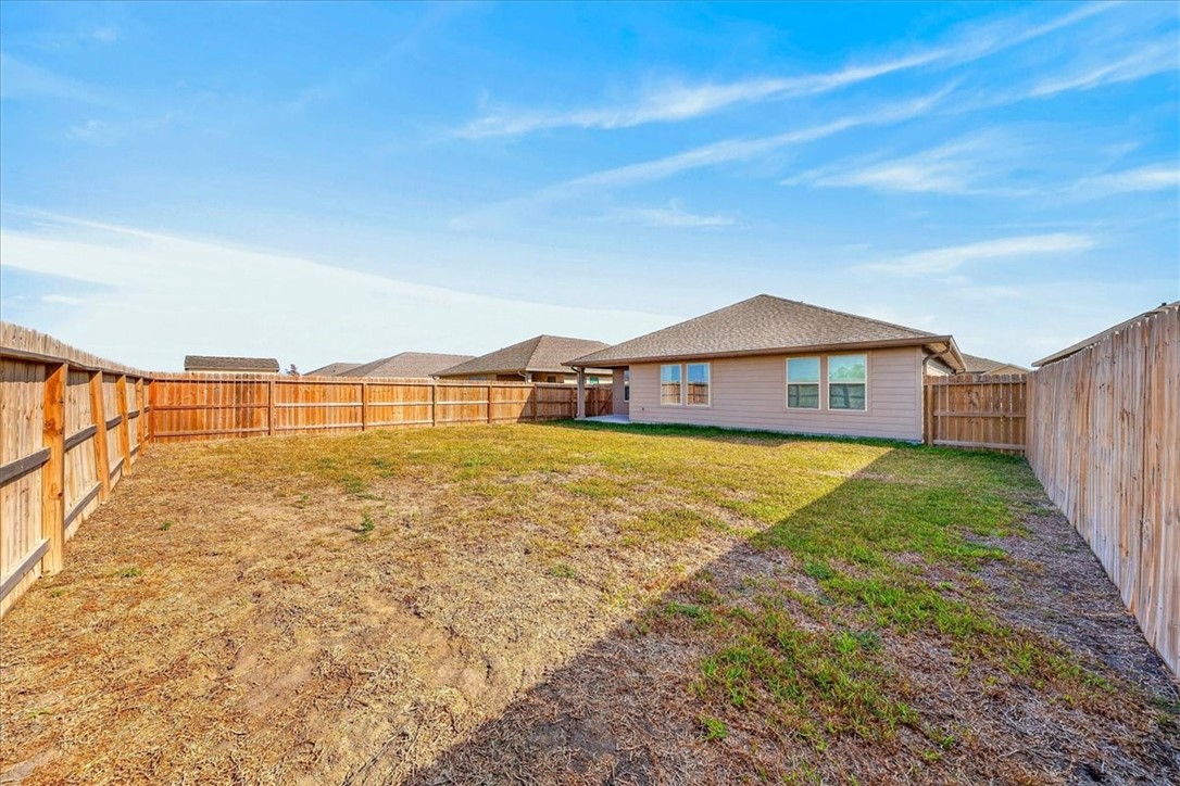 1118 Thames Chase Dr Property Photo 29