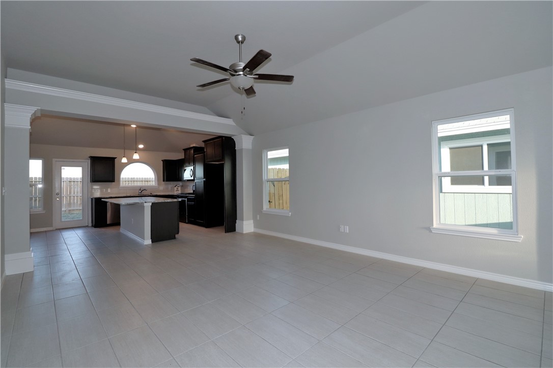 6850 Witts Way Property Photo 3