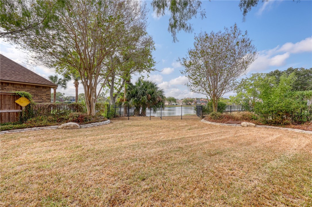 7629 Lake Bolsena Dr Property Photo 16