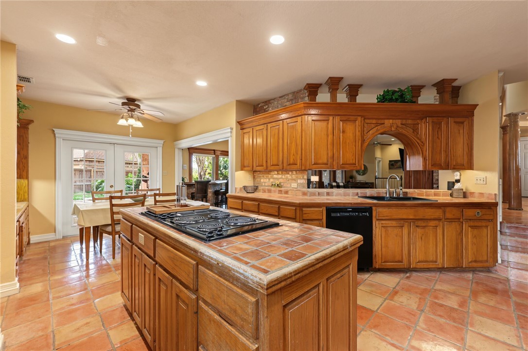 7629 Lake Bolsena Dr Property Photo 23