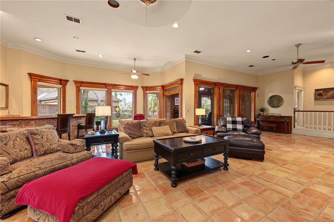 7629 Lake Bolsena Dr Property Photo 28