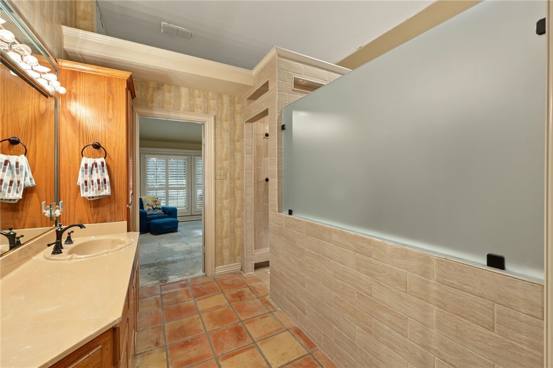7629 Lake Bolsena Dr Property Photo 45