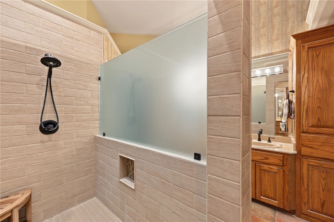 7629 Lake Bolsena Dr Property Photo 46