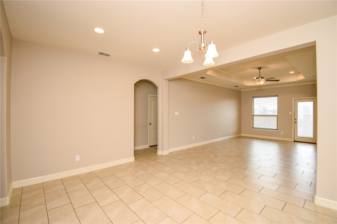 7433 Castille Ct Property Photo 7