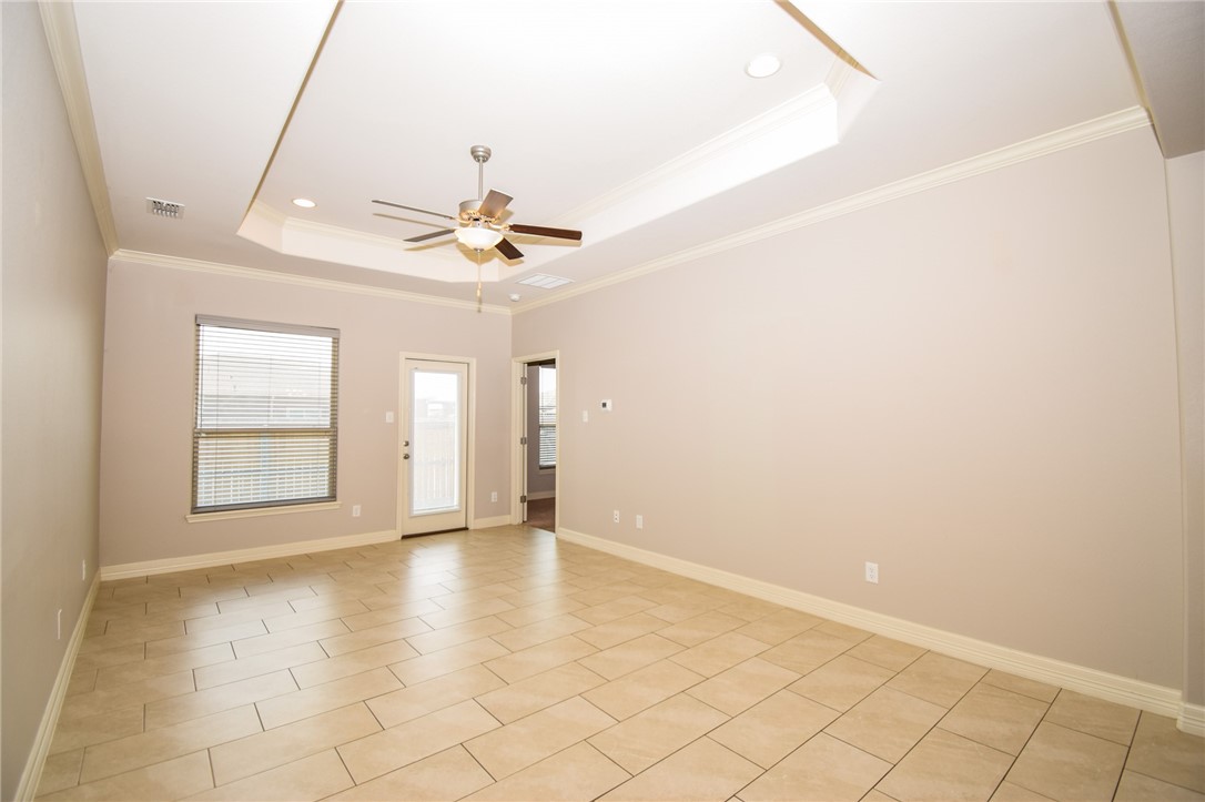 7433 Castille Ct Property Photo 8