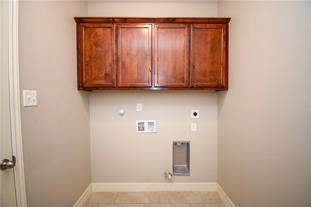 7433 Castille Ct Property Photo 38