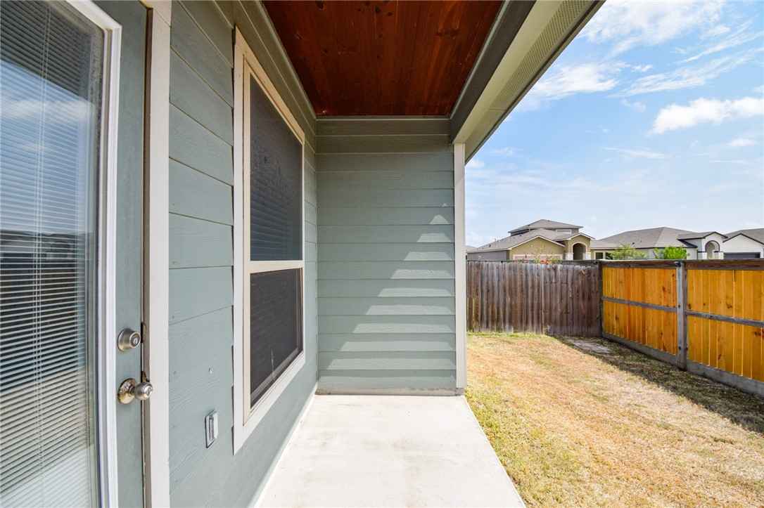 7433 Castille Ct Property Photo 40