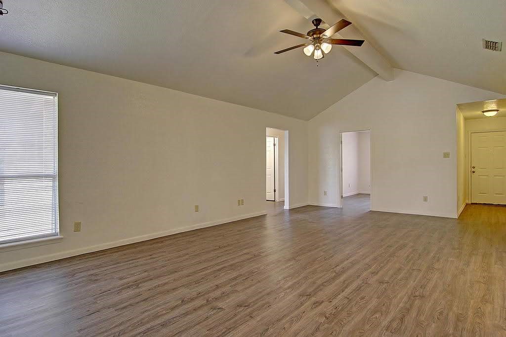 4305 Beard Dr Property Photo 6